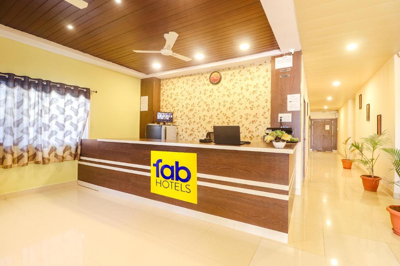 Fabexpress Airport Stay Inn - Nr Hyderabad International Airport, Shamshabad Extérieur photo