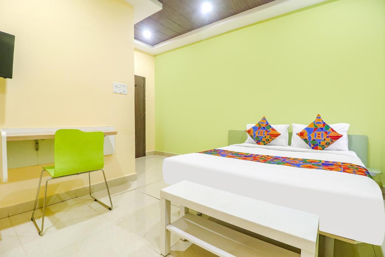 Fabexpress Airport Stay Inn - Nr Hyderabad International Airport, Shamshabad Extérieur photo