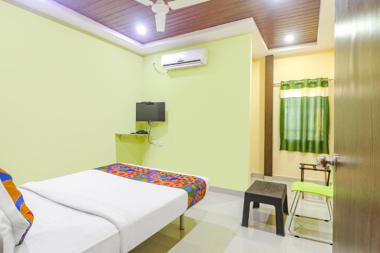 Fabexpress Airport Stay Inn - Nr Hyderabad International Airport, Shamshabad Extérieur photo