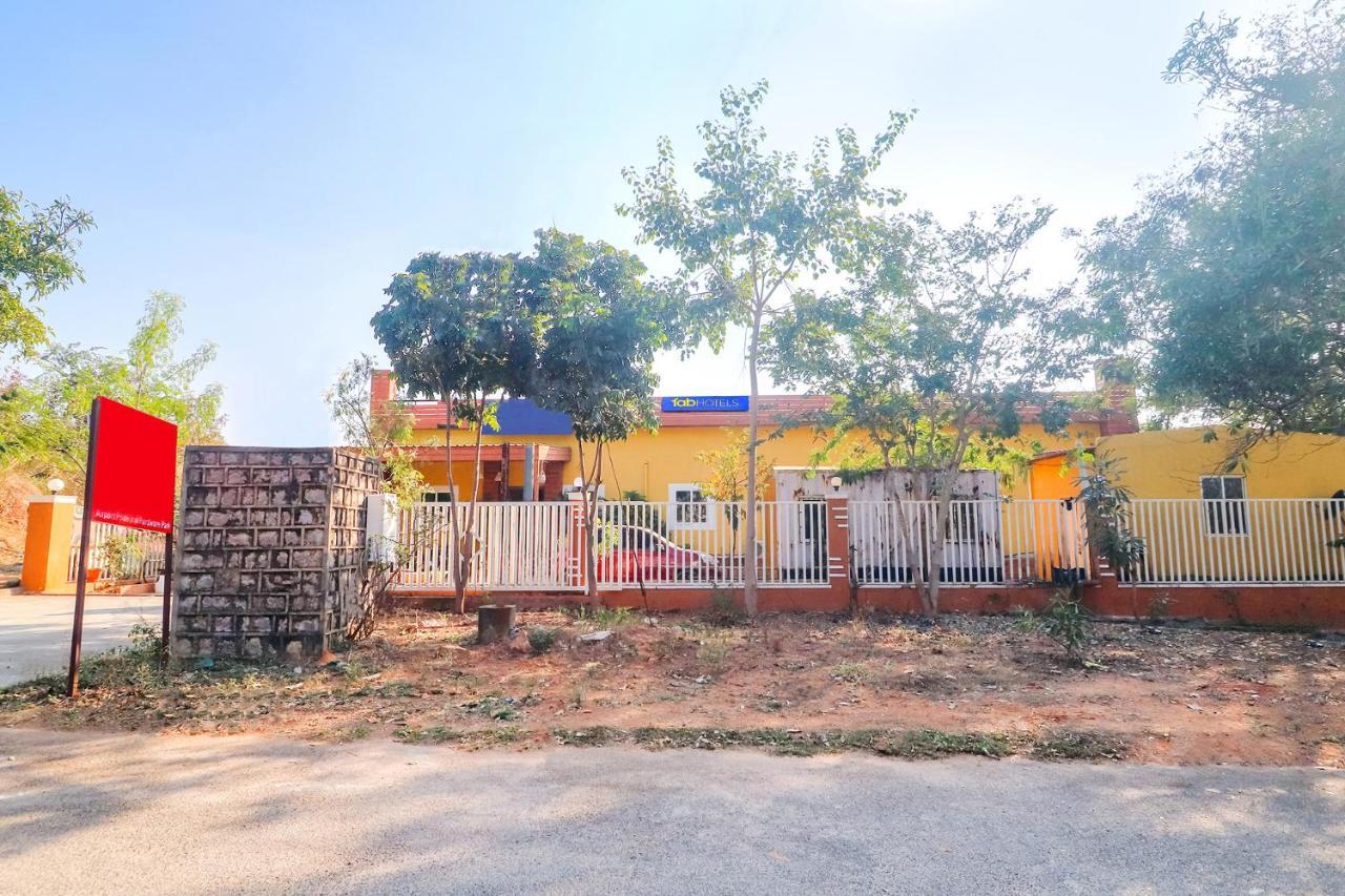 Fabexpress Airport Stay Inn - Nr Hyderabad International Airport, Shamshabad Extérieur photo